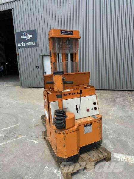 Still EGV100 Pedestrian stacker