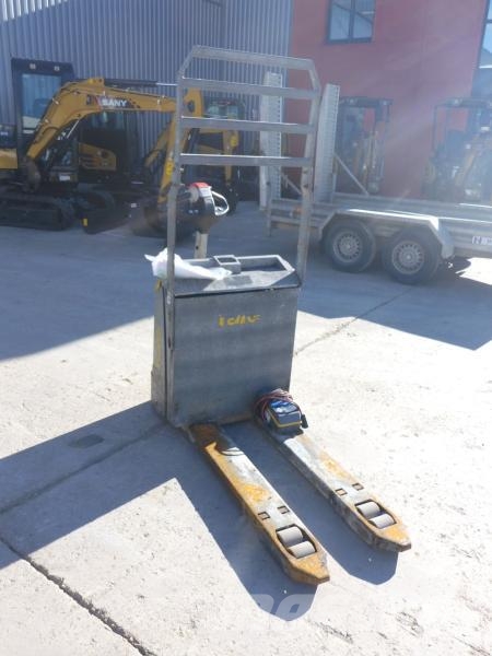 Yale MP20AC Pedestrian stacker