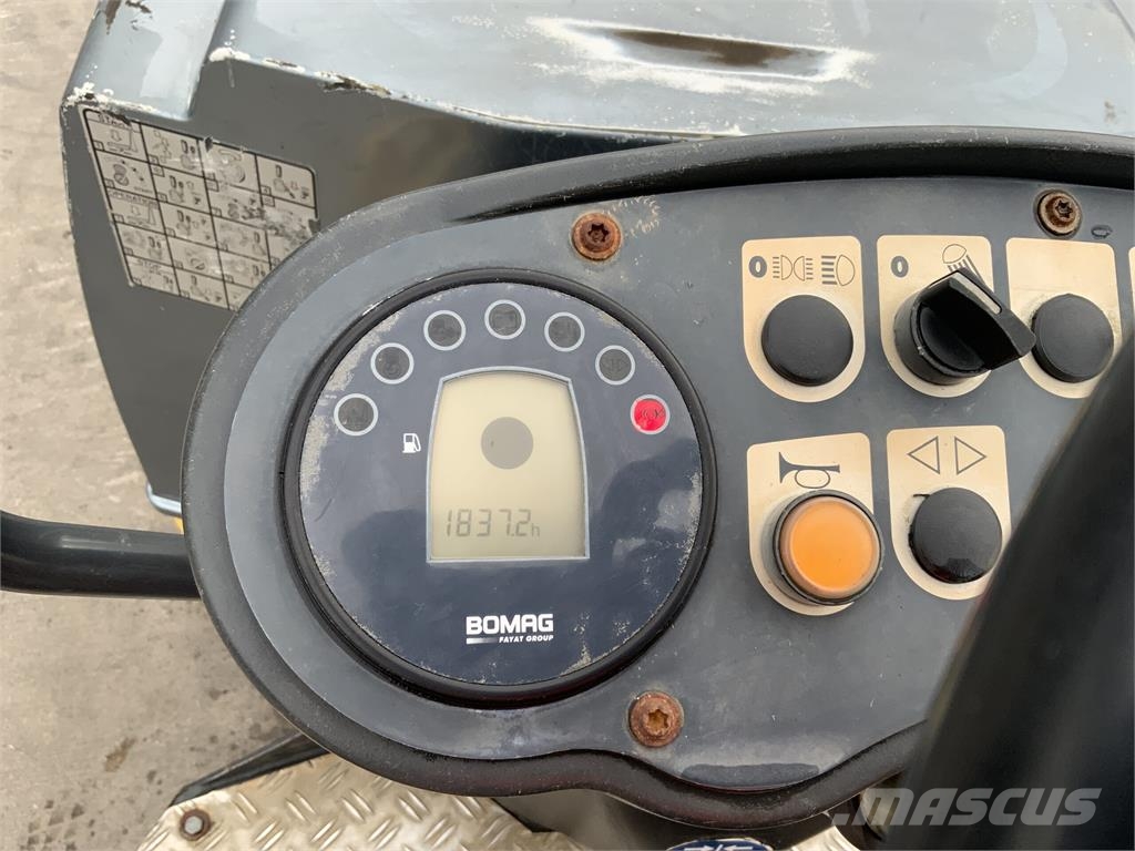 Bomag BW125 AD Roller (ST27903) Гусеничні екскаватори