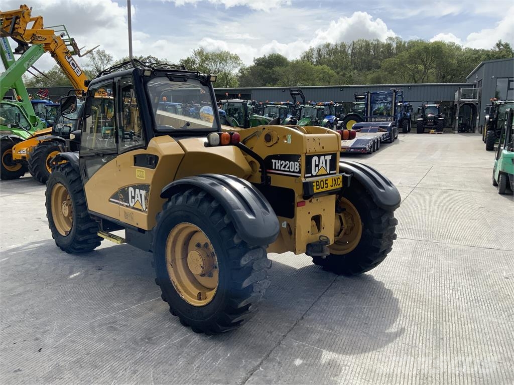 CAT TH220B Telehandler (ST25561) Teleskoplæssere