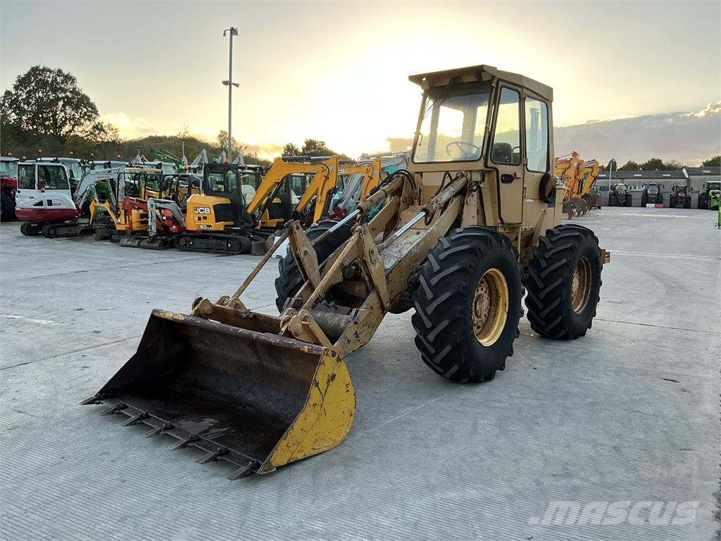 CAT Wheeled Loading Shovel Chargeuse compacte