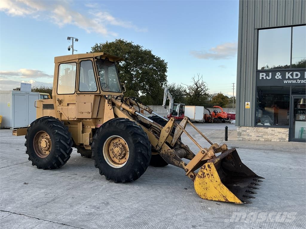 CAT Wheeled Loading Shovel Chargeuse compacte