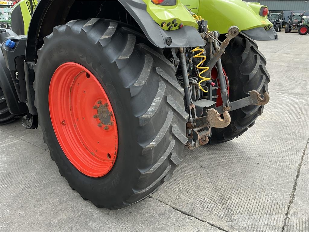 CLAAS 810 Axion Tractor (ST27040) ماكينات زراعية - غير ذلك