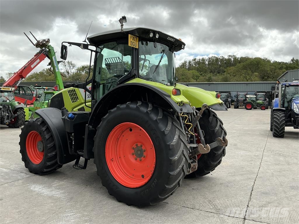 CLAAS 810 Axion Tractor (ST27040) ماكينات زراعية - غير ذلك