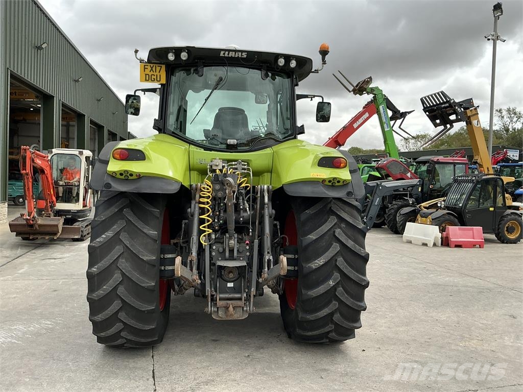 CLAAS 810 Axion Tractor (ST27040) ماكينات زراعية - غير ذلك