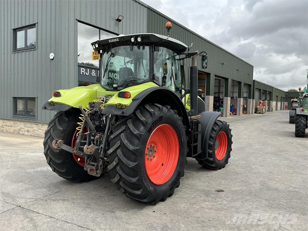 CLAAS 810 Axion Tractor (ST27040) ماكينات زراعية - غير ذلك