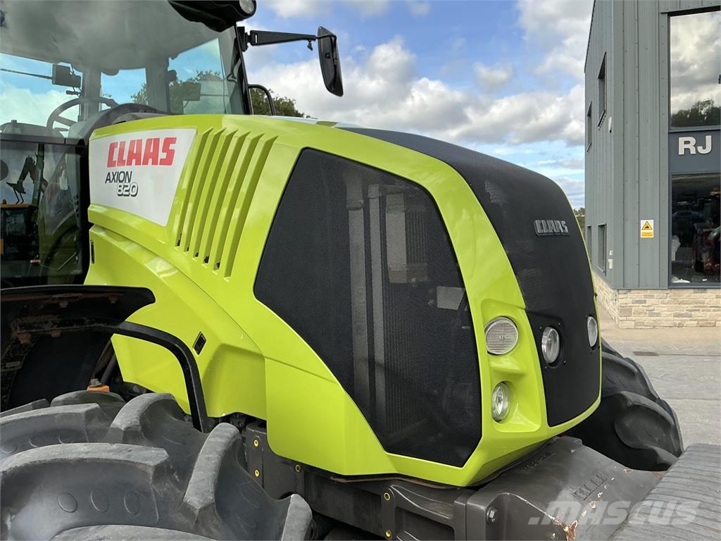 CLAAS Axion 820 Tractors (ST27529) ماكينات زراعية - غير ذلك