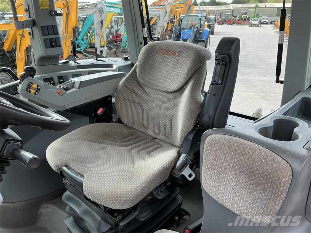 CLAAS Axion 820 Tractors (ST27529) ماكينات زراعية - غير ذلك