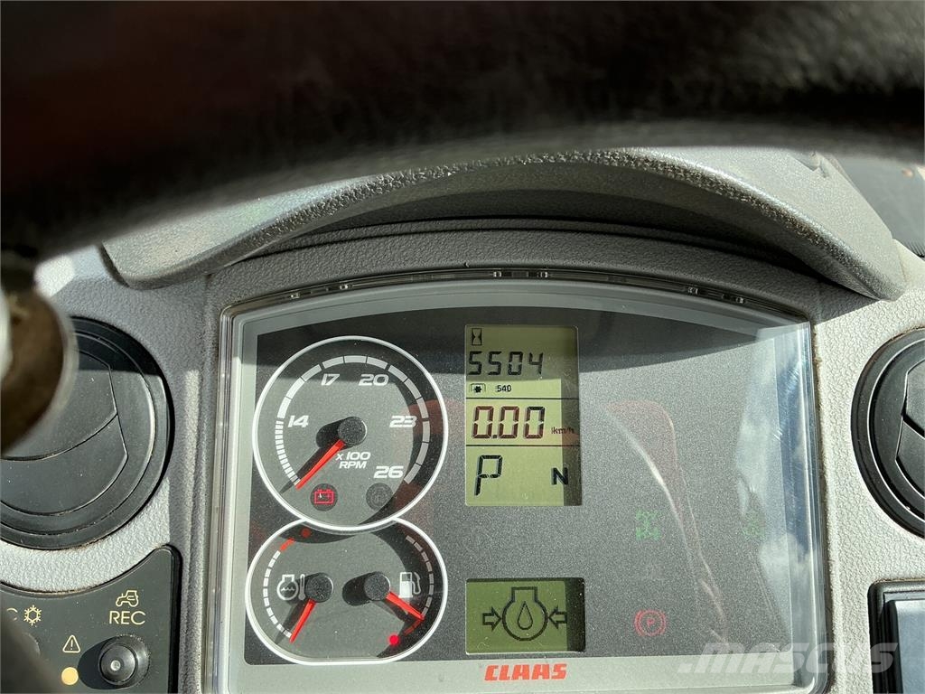 CLAAS Axion 820 Tractors (ST27529) ماكينات زراعية - غير ذلك