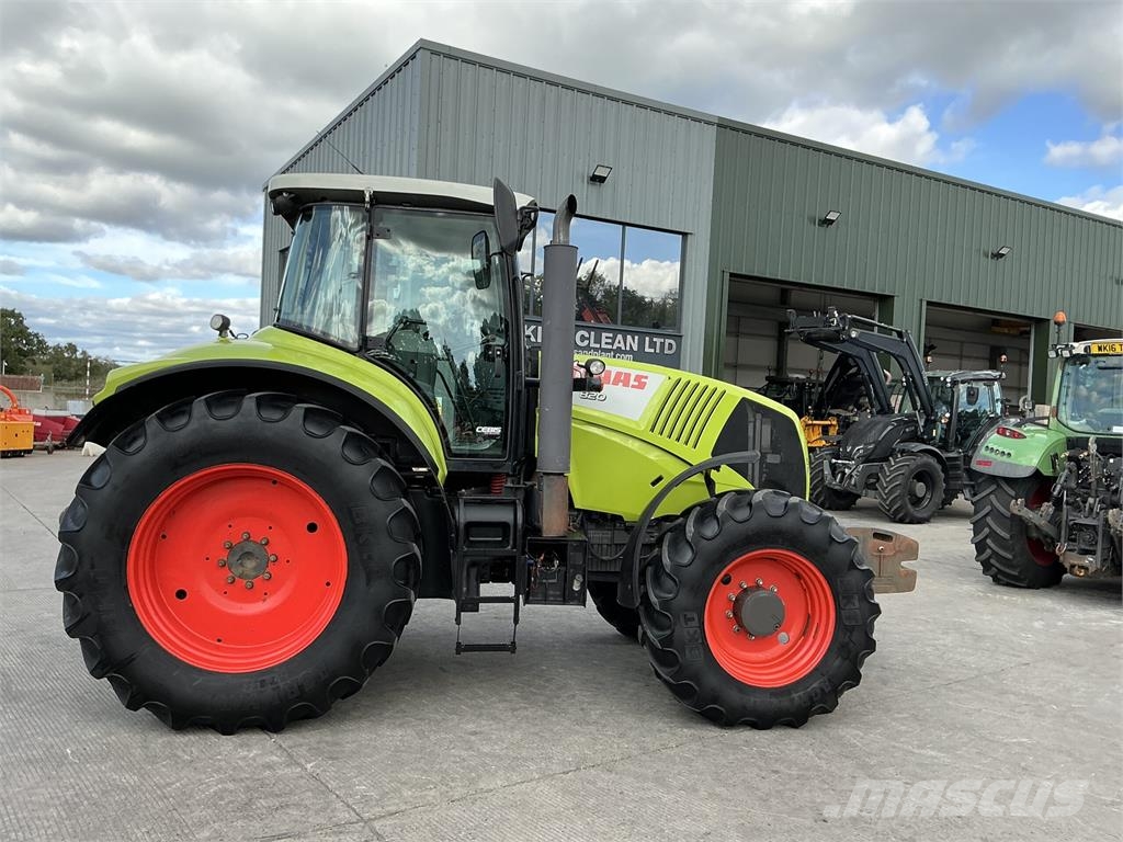 CLAAS Axion 820 Tractors (ST27529) ماكينات زراعية - غير ذلك