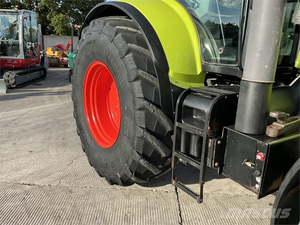 CLAAS Axion 850 Tractor (ST27724) الجرارات