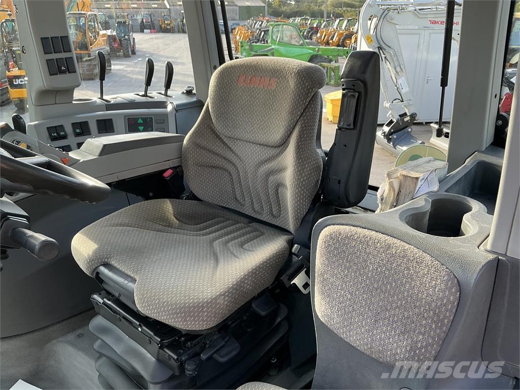 CLAAS Axion 850 Tractor (ST27724) الجرارات