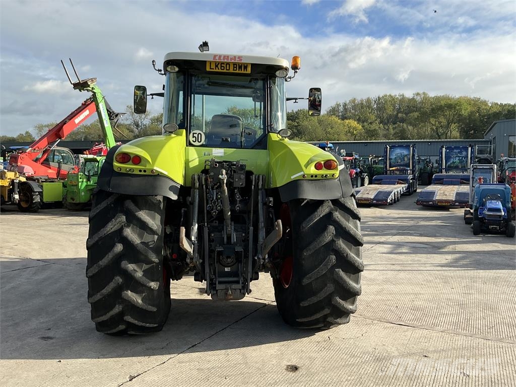 CLAAS Axion 850 Tractor (ST27724) الجرارات