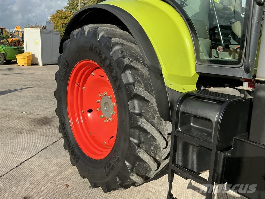 CLAAS Axion 850 Tractor (ST27836) الجرارات