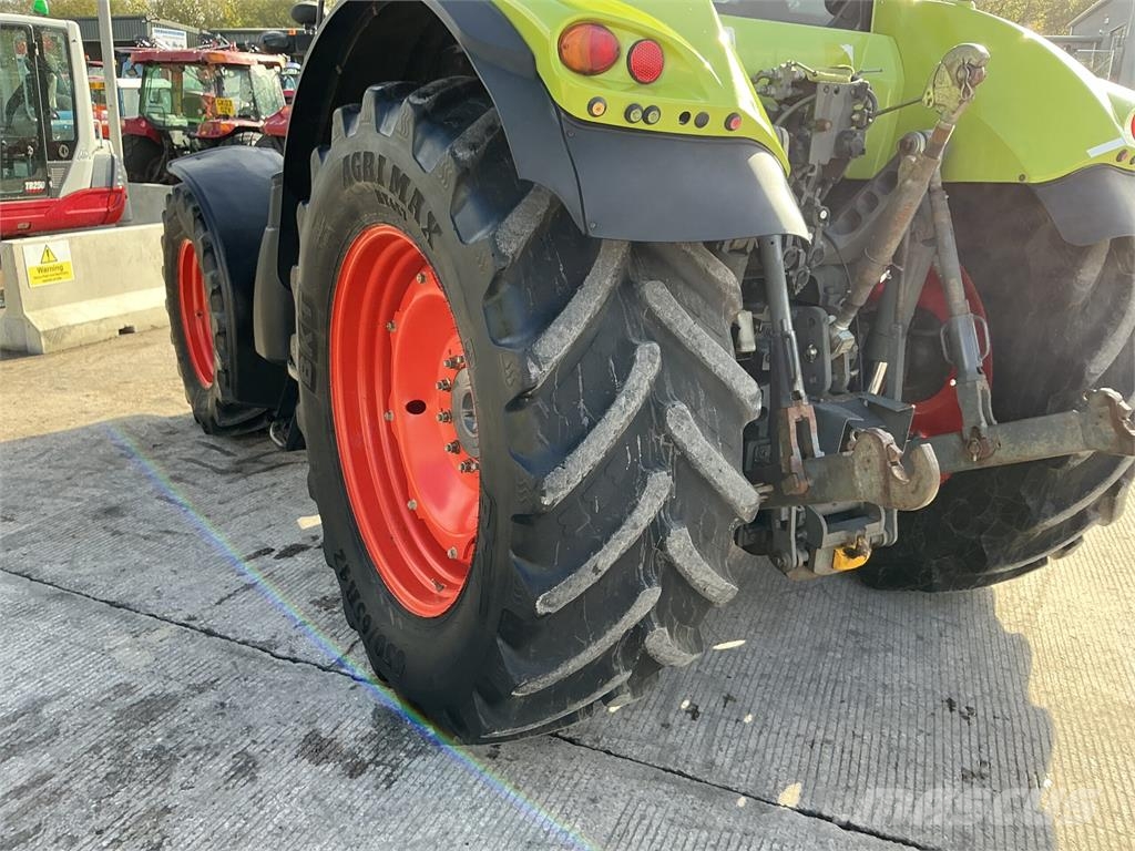 CLAAS Axion 850 Tractor (ST27836) الجرارات