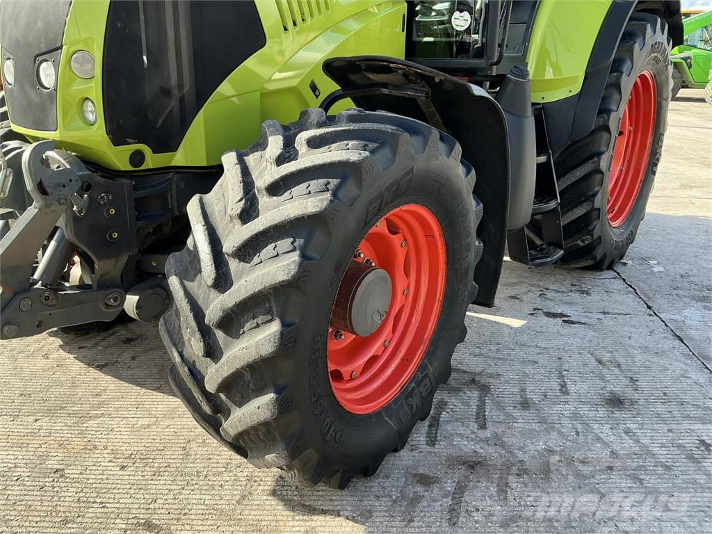 CLAAS Axion 850 Tractor (ST27836) الجرارات