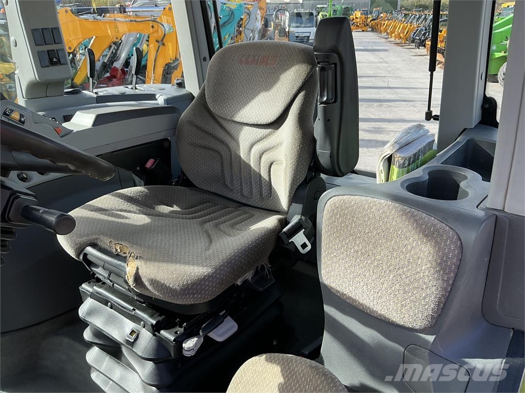 CLAAS Axion 850 Tractor (ST27836) الجرارات