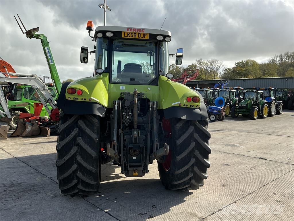 CLAAS Axion 850 Tractor (ST27836) الجرارات