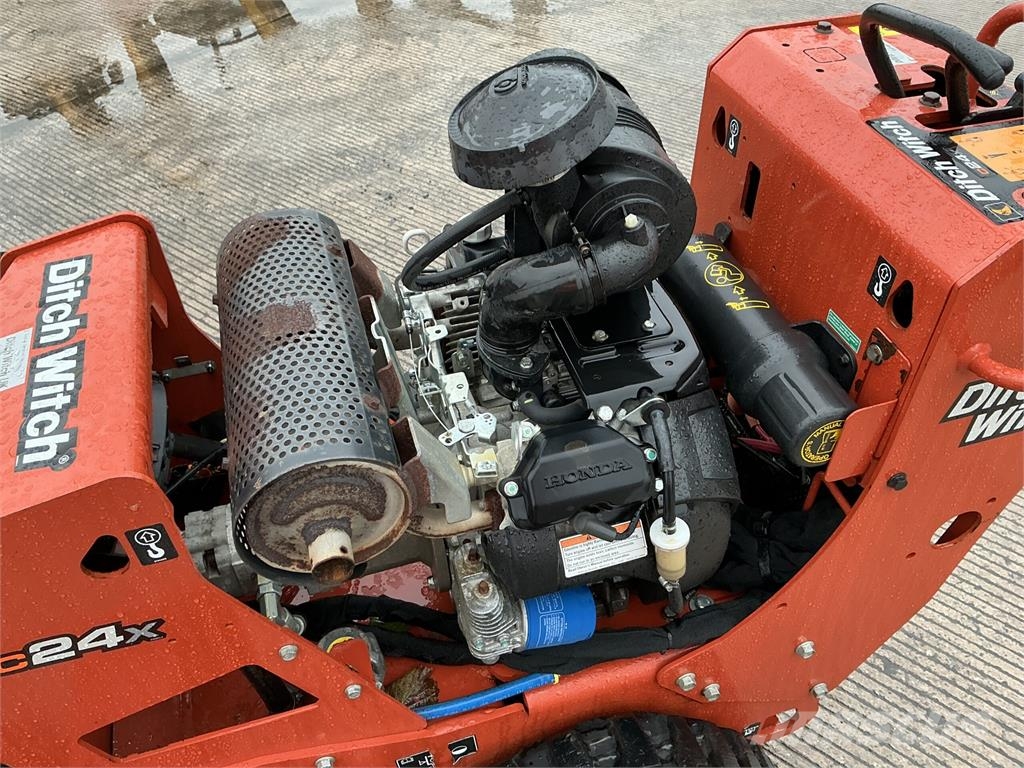 Ditch Witch C24X Trencher Excavator (ST28044) Paletli ekskavatörler