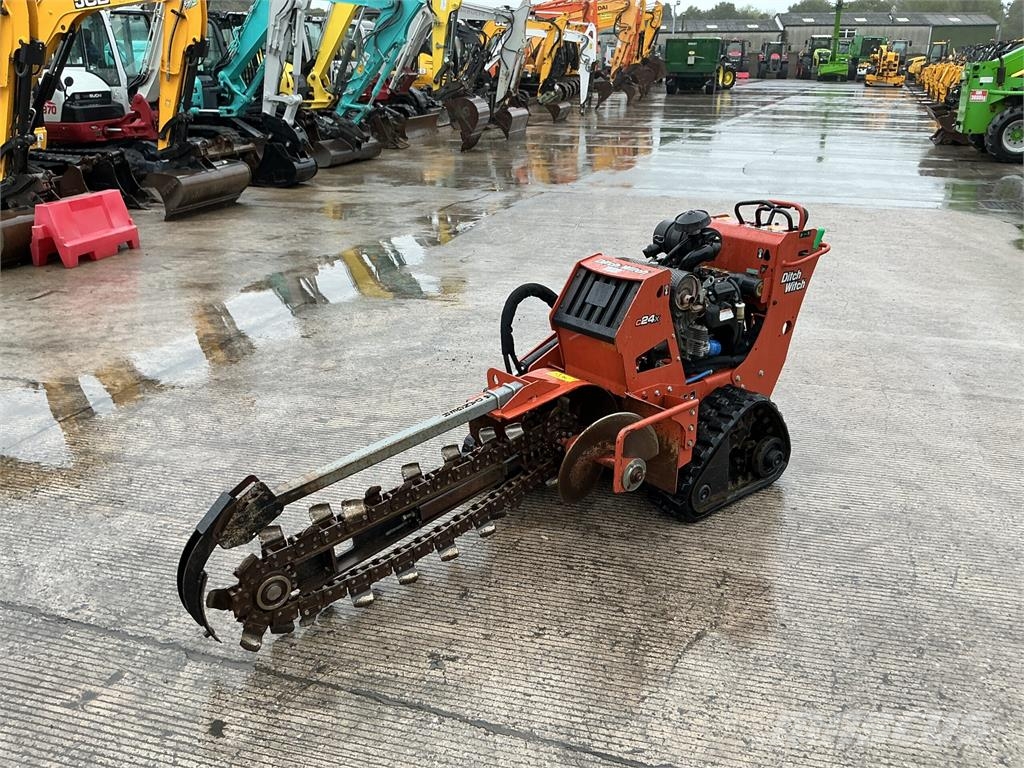Ditch Witch C24X Trencher Excavator (ST28044) Paletli ekskavatörler