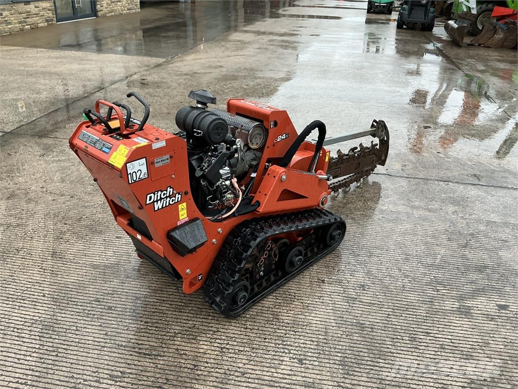 Ditch Witch C24X Trencher Excavator (ST28044) Paletli ekskavatörler