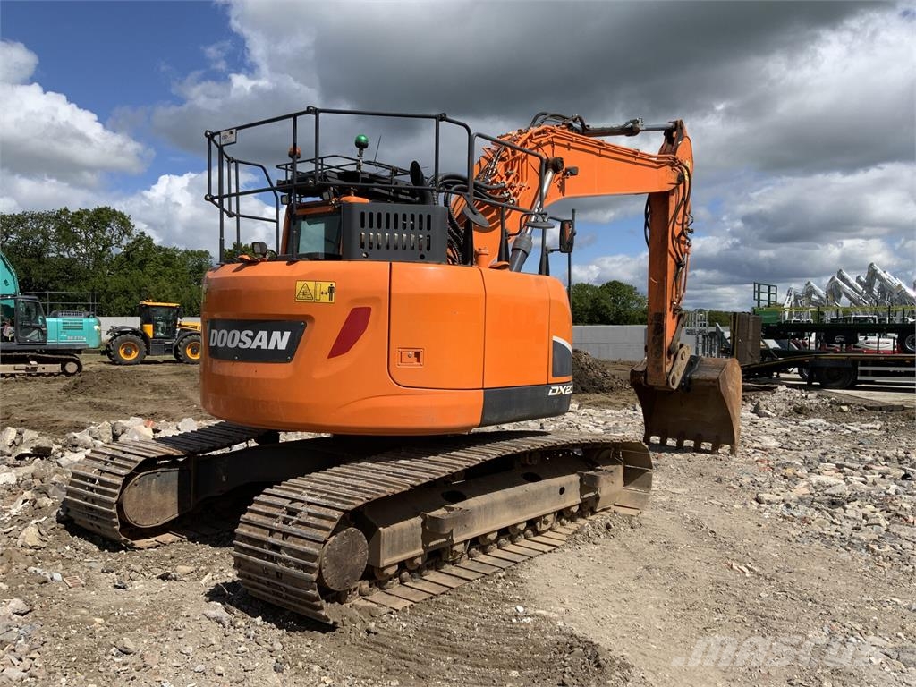 Doosan DX225 LCR-5 Digger (ST26517) Raupenbagger