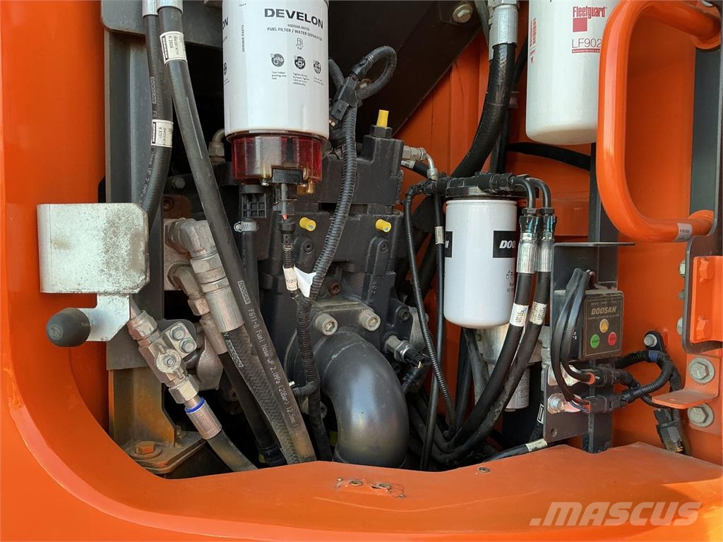 Doosan DX235 LCR-5 Steelwrist Tiltrotator Digger (ST27743 Crawler excavators