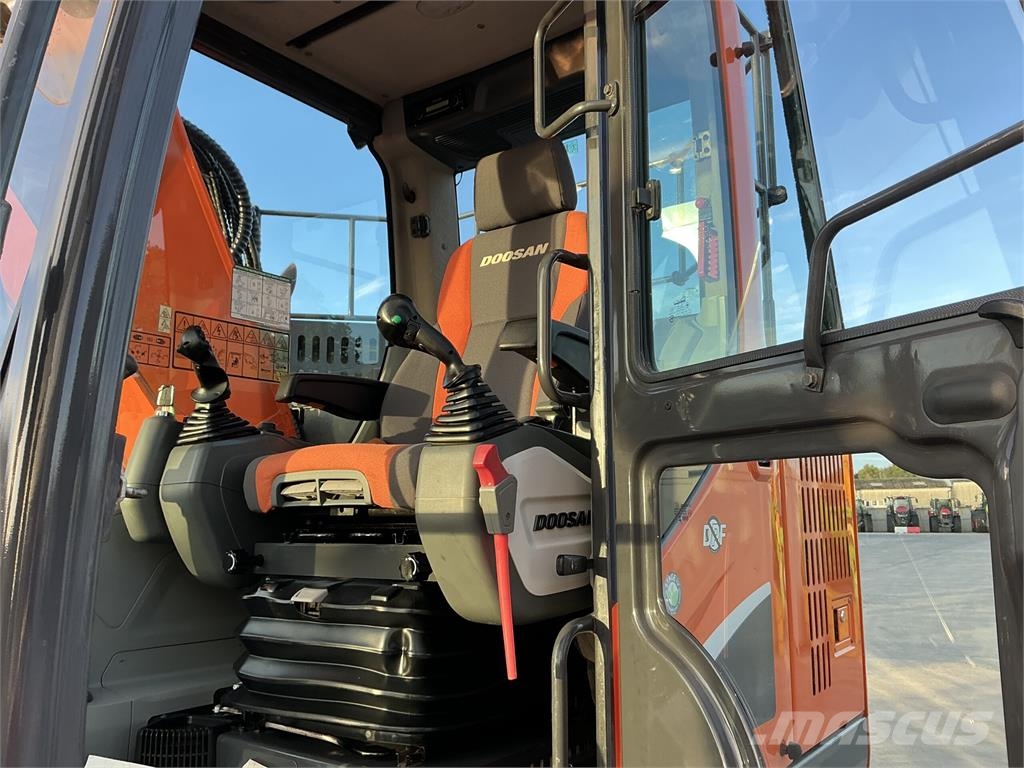 Doosan DX235 LCR-5 Steelwrist Tiltrotator Digger (ST27743 Crawler excavators