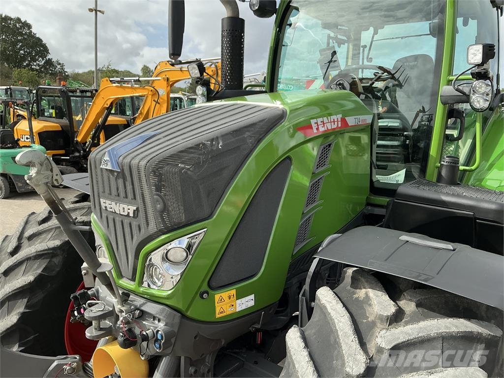 Fendt 724 Profi Plus Tractor (ST27737) Sonstige Landmaschinen