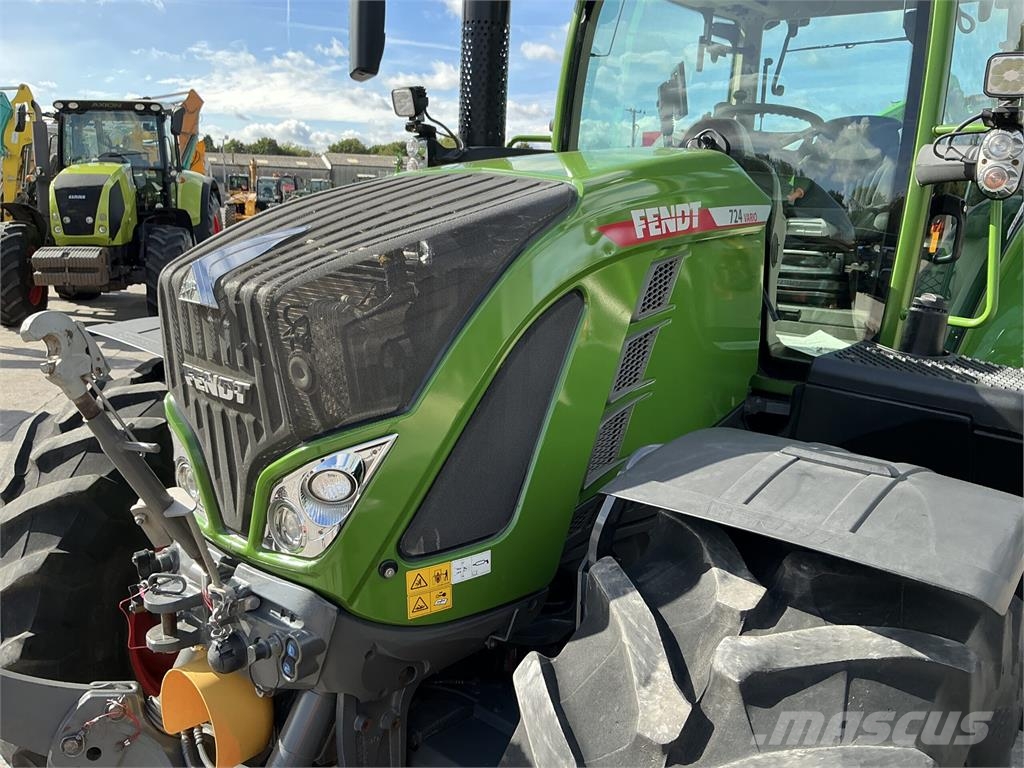 Fendt 724 Profi Plus Tractor (ST27728) Sonstige Landmaschinen