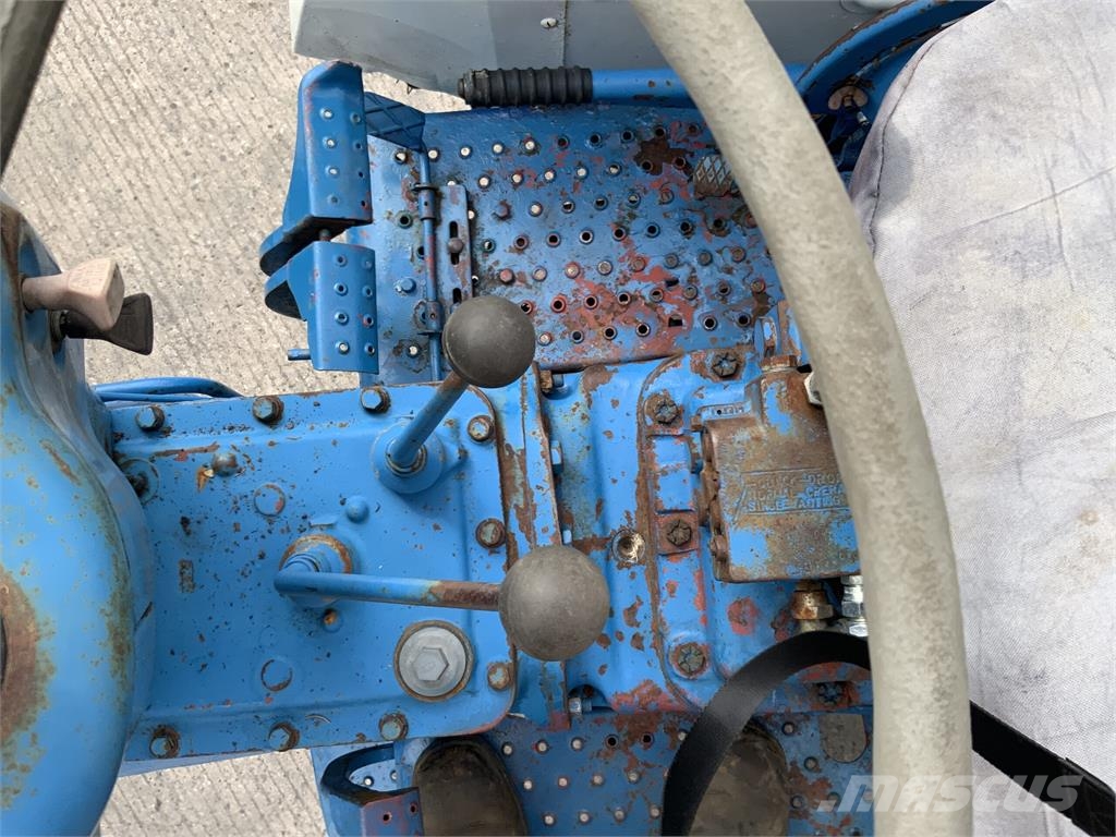 Ford 5000 Tractor (ST27441) Traktorid