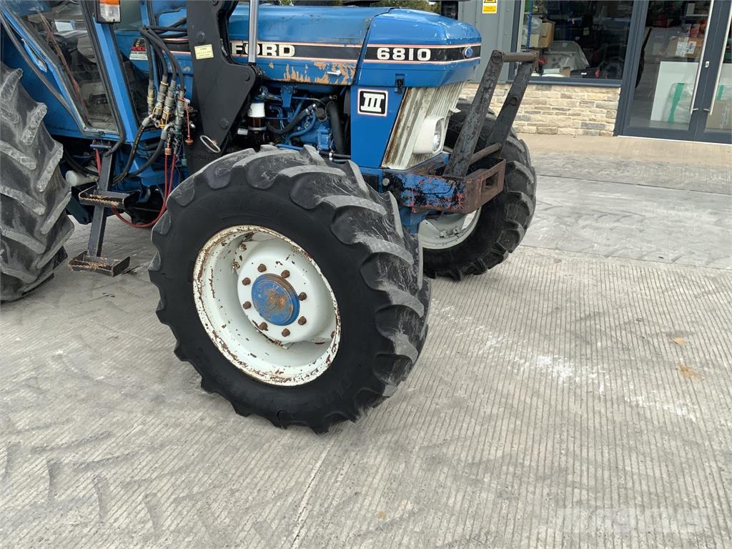 Ford 6810 III Tractor (ST27991) الجرارات