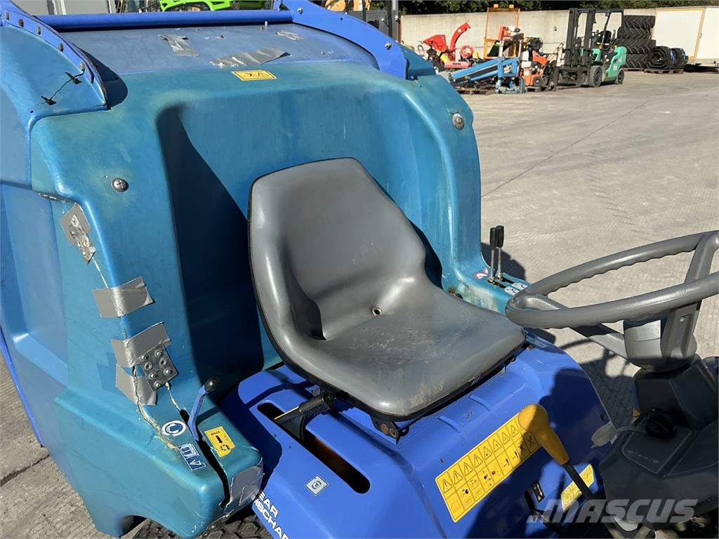 Iseki SGR19H Ride On Mower (ST27846) ركوب الحشائش