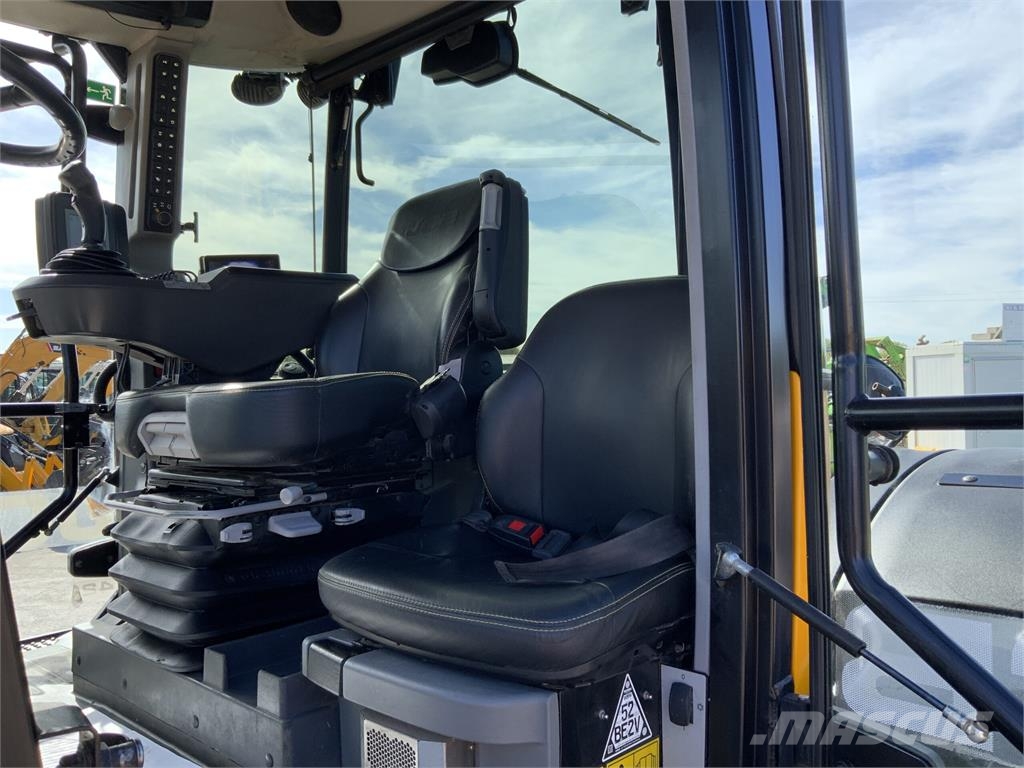 JCB 4220 Fastrac Tractor (ST26453) 农业机械-其他