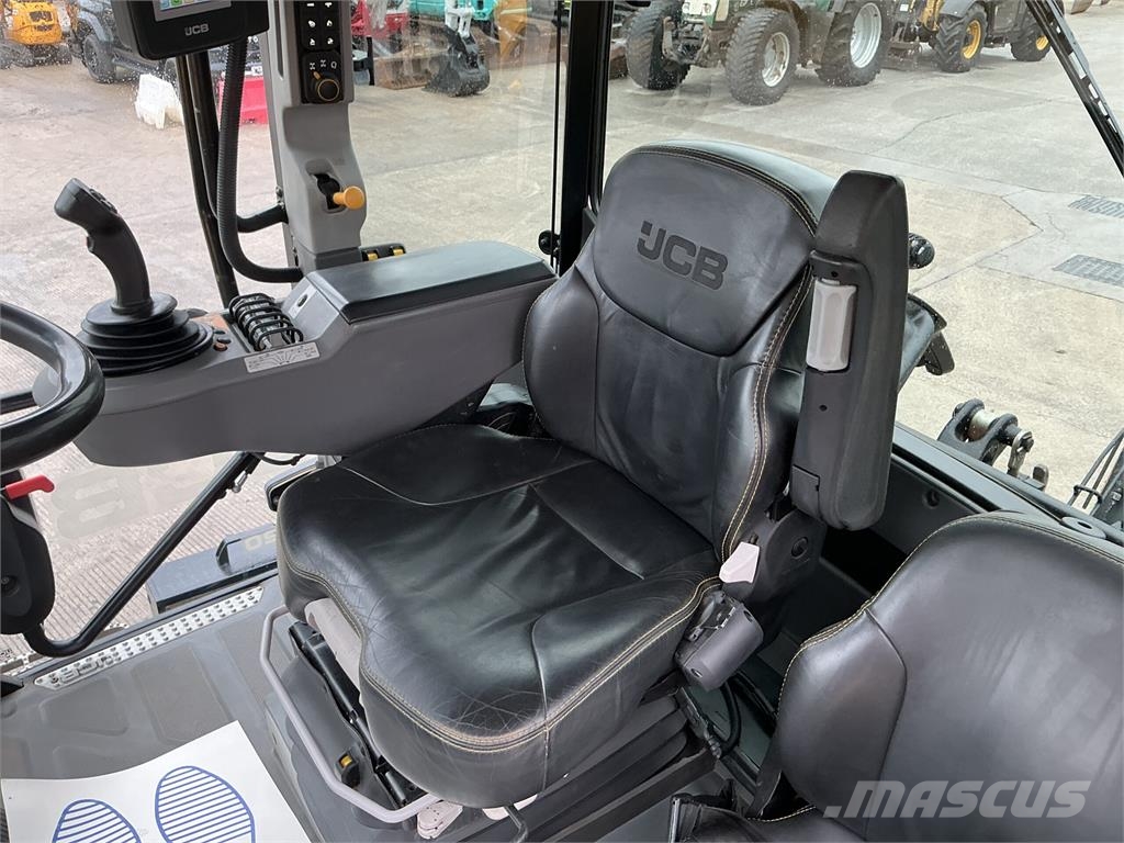 JCB 4220 Fastrac Tractor (ST27390) Maszyny rolnicze - Inne