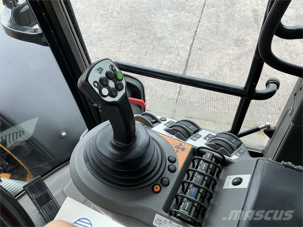 JCB 4220 Fastrac Tractor (ST27390) Maszyny rolnicze - Inne