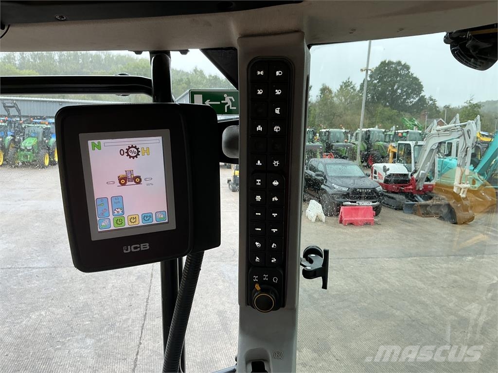 JCB 4220 Fastrac Tractor (ST27390) Maszyny rolnicze - Inne