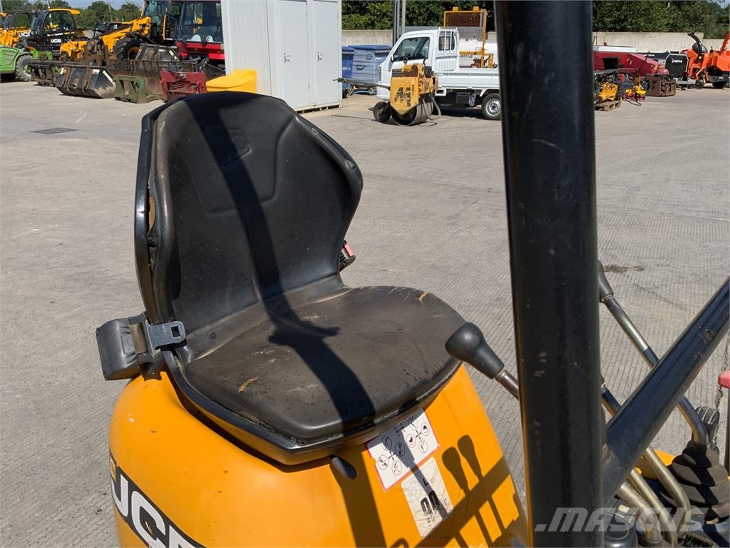 JCB 8008 CTS Digger (ST27243) ماكينات زراعية - غير ذلك