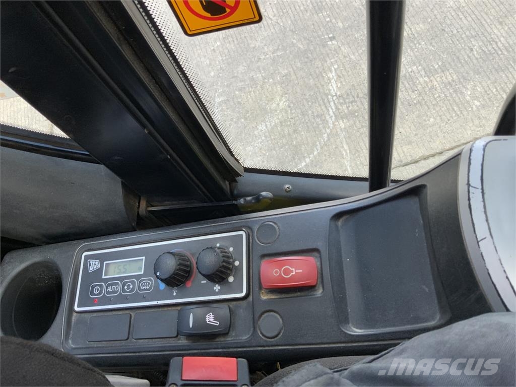 JCB JS145 LC Plus Digger (ST27308) Escavadeiras de esteiras