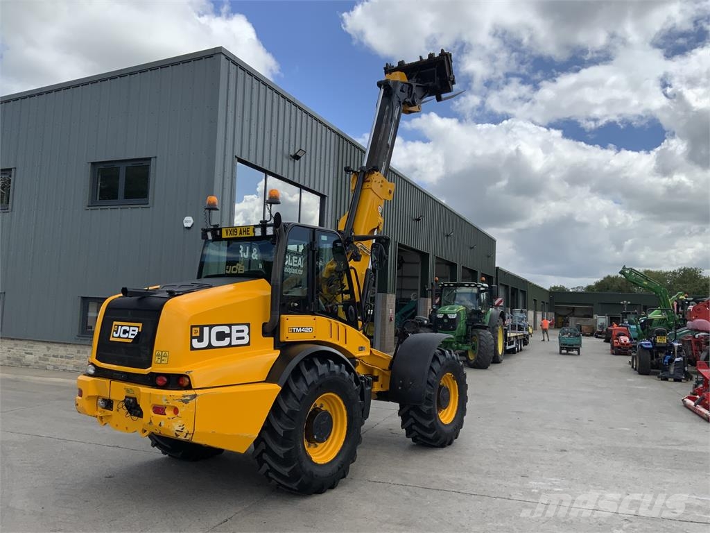 JCB TM420 Pivot Steer Telehandler (ST26845) مناولات متداخلة