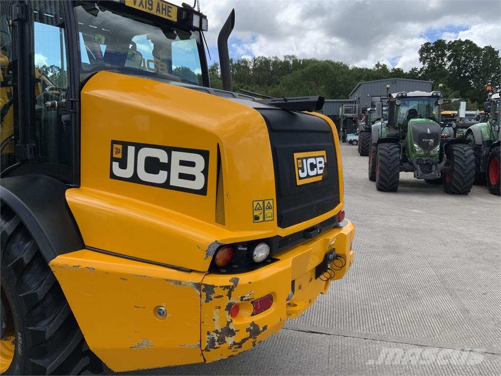 JCB TM420 Pivot Steer Telehandler (ST26845) مناولات متداخلة