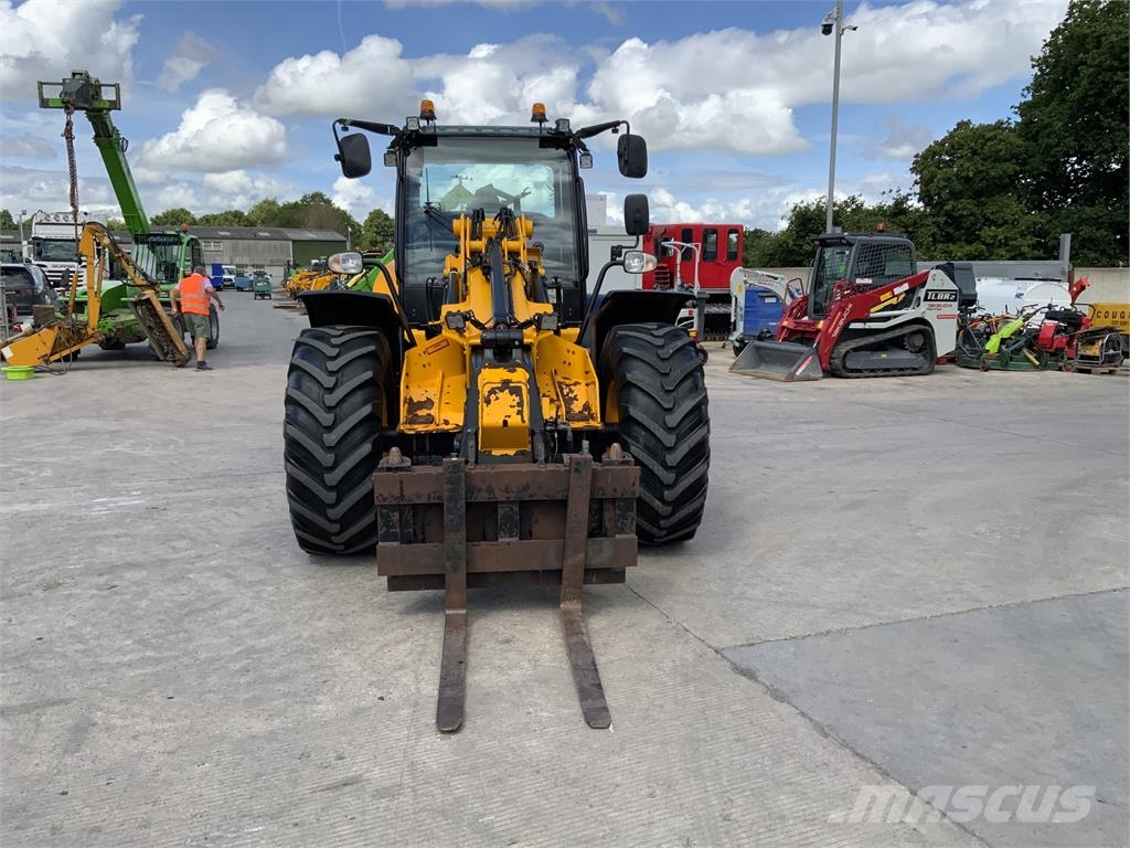 JCB TM420 Pivot Steer Telehandler (ST26845) مناولات متداخلة