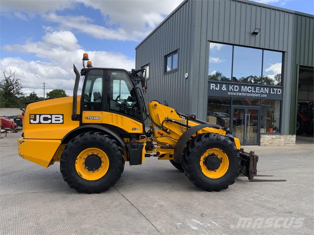 JCB TM420 Pivot Steer Telehandler (ST26845) مناولات متداخلة
