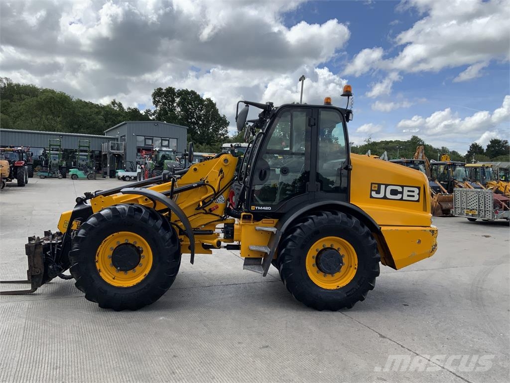 JCB TM420 Pivot Steer Telehandler (ST26845) مناولات متداخلة