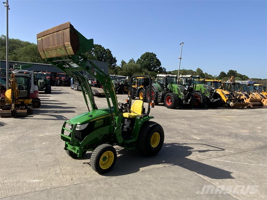 John Deere 3045R Compact Tractor (ST27066) ماكينات زراعية - غير ذلك