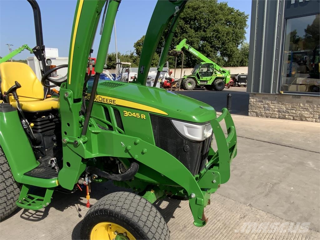 John Deere 3045R Compact Tractor (ST27066) ماكينات زراعية - غير ذلك