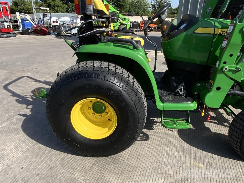 John Deere 3045R Compact Tractor (ST27066) ماكينات زراعية - غير ذلك