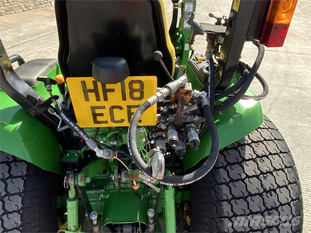 John Deere 3045R Compact Tractor (ST27066) ماكينات زراعية - غير ذلك