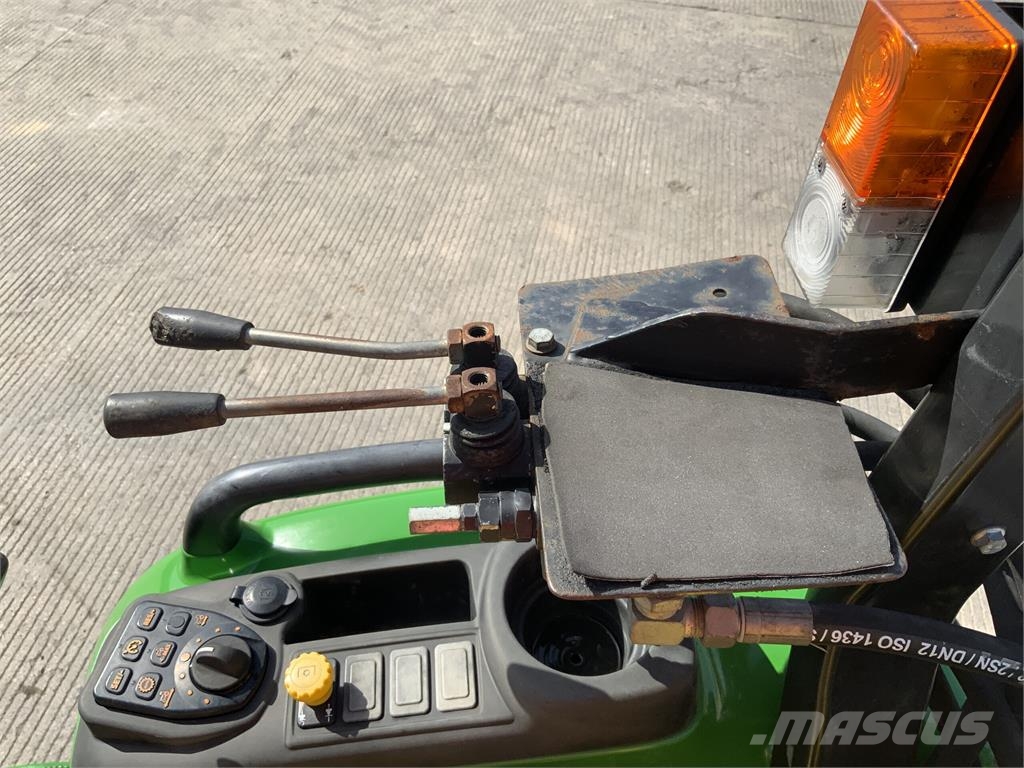 John Deere 3045R Compact Tractor (ST27066) ماكينات زراعية - غير ذلك