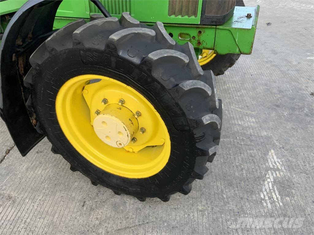 John Deere 6010 Tractor (ST27735) الجرارات